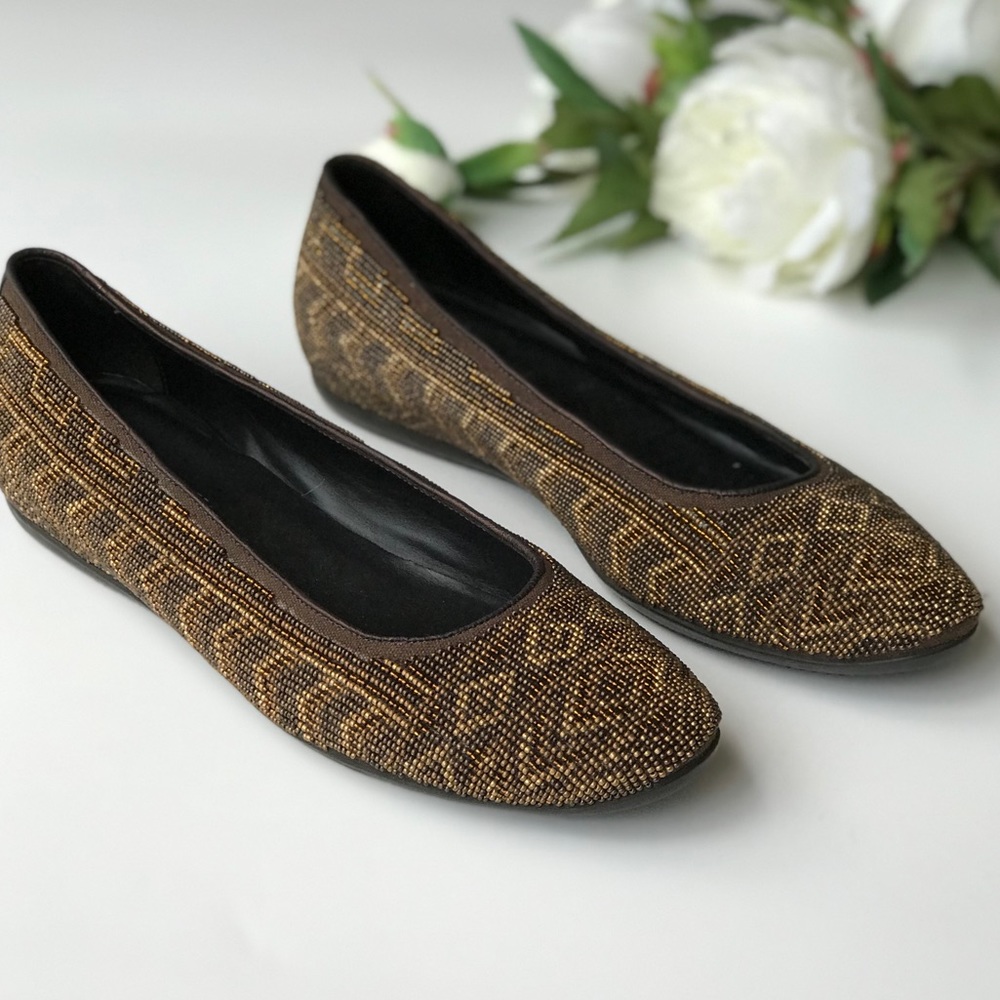 Donald J. Pliner Hasin Beaded Flats Sz 9.5 Narrow